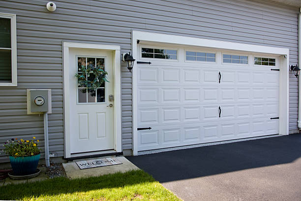 24/7 Emergency Garage Door Panel Replacement experts in Cedar Heights, MD